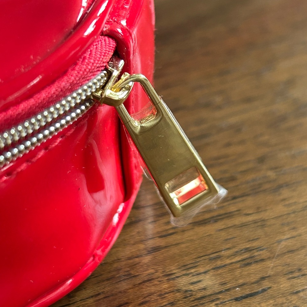 MARC JACOBS Mini 4 Inch Red Patent Leather Crossbody Round Circle Canteen Bag - Picture 4 of 9